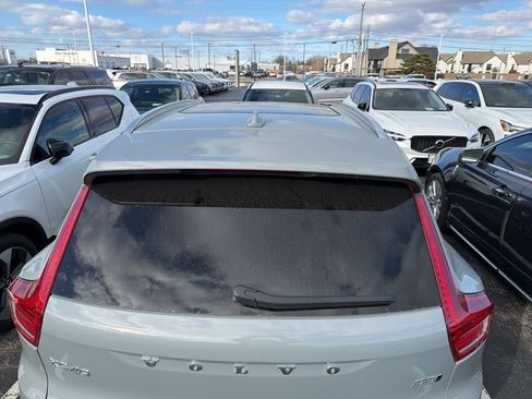 Used 2024 Volvo XC40 B5 Ultimate w/ Protection Package Premier image 9