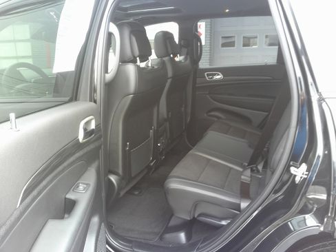 Used 2022 Jeep Grand Cherokee Laredo X image 18