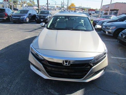 Used 2018 Honda Accord EX image 4