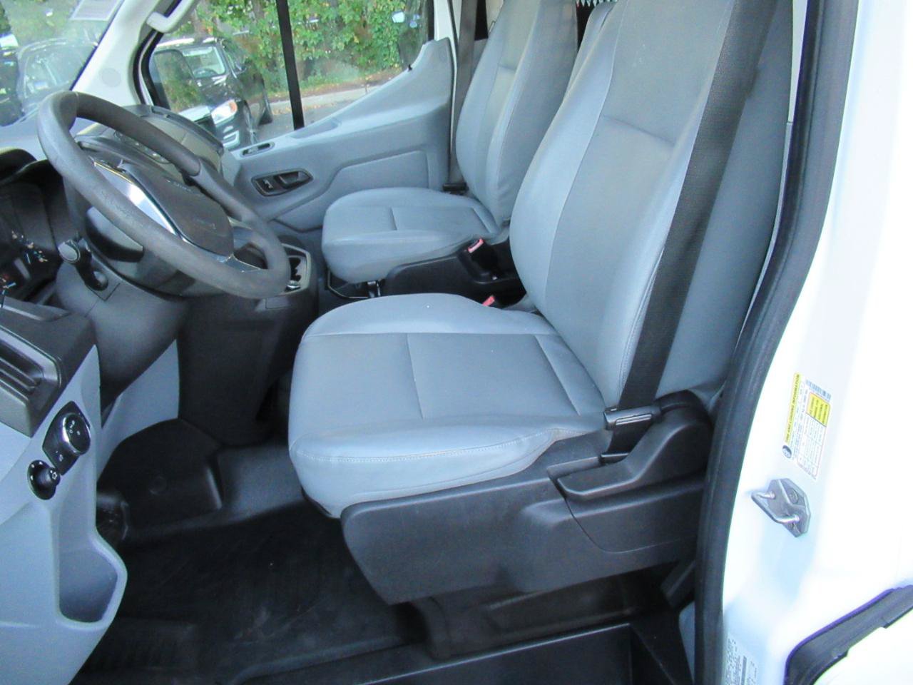 Used 2018 Ford Transit 250 130 Low Roof RWD image 11