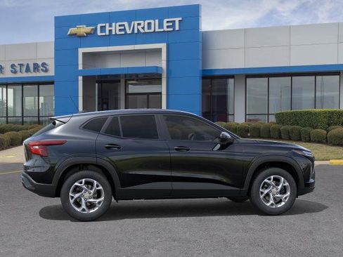 New 2026 Chevrolet Trax LS w/ LS Convenience Package FWD image 26