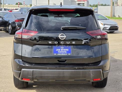 Used 2025 Nissan Rogue SV FWD image 8
