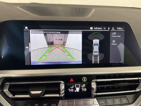 Used 2020 BMW 330i xDrive Sedan w/ Premium Package image 9