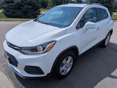 Used 2019 Chevrolet Trax LT w/ LT Convenience Package FWD image 5