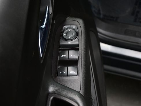 Used 2018 Chevrolet Equinox LT w/ Sun & Infotainment Package image 10