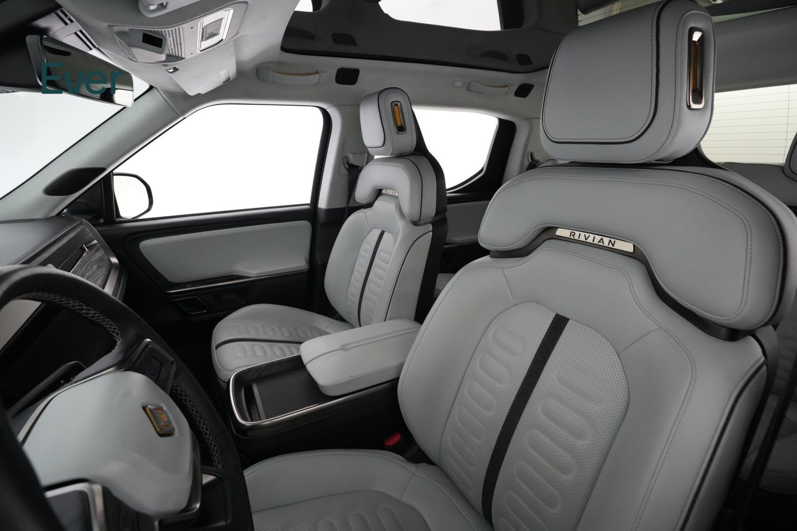 Used 2022 Rivian R1T Launch Edition AWD/4WD image 4