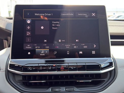 New 2026 Jeep Compass Limited AWD/4WD image 13