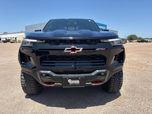 Used 2025 Chevrolet Colorado ZR2 AWD/4WD image 9