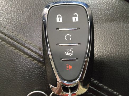 Used 2020 Chevrolet Malibu LT FWD image 32
