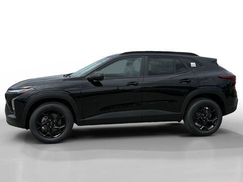 New 2026 Chevrolet Trax LT FWD image 2