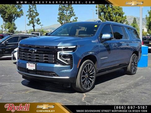 Certified 2025 Chevrolet Suburban High Country AWD/4WD image 1