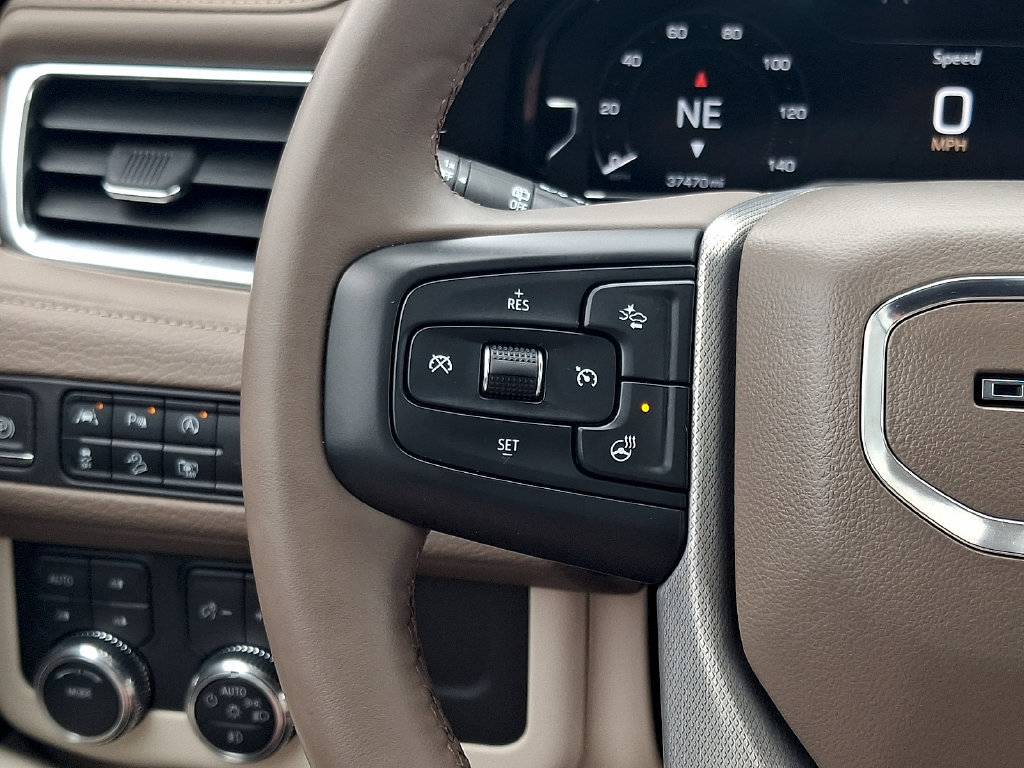 Used 2023 GMC Yukon Denali AWD/4WD image 24
