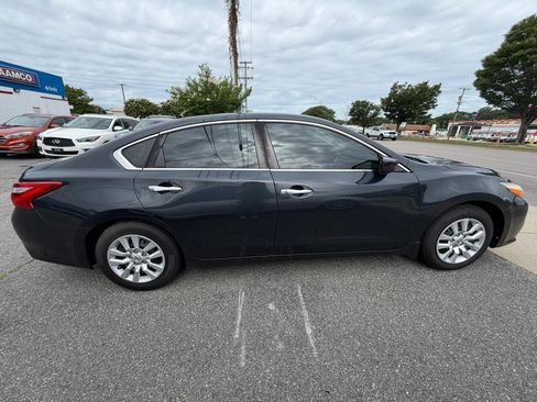 Used 2016 Nissan Altima 2.5 S w/ Power Driver Seat Package FWD image 6