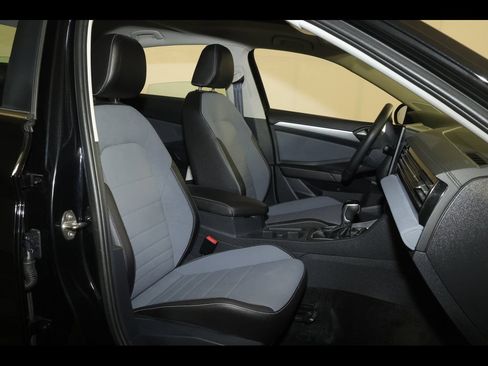 Used 2026 Volkswagen Jetta SE FWD image 28