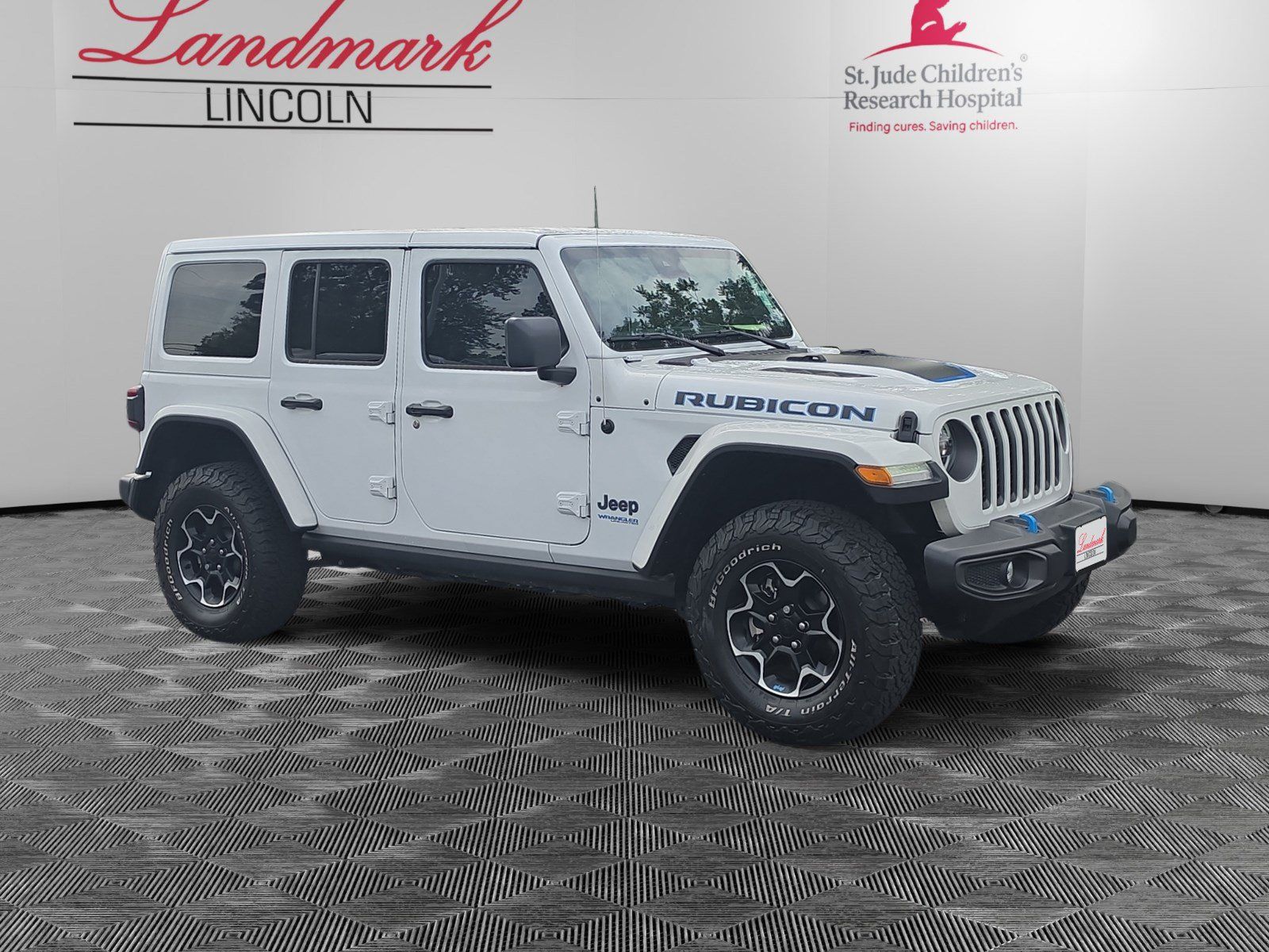 Used 2022 Jeep Wrangler Unlimited Rubicon 4xe w/ Cold Weather Group AWD/4WD image 7
