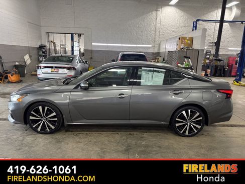 Used 2019 Nissan Altima 2.0 Platinum image 1