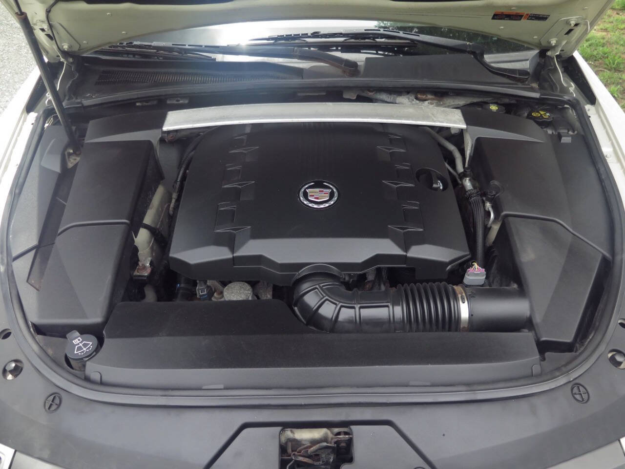 Used 2011 Cadillac CTS Luxury AWD/4WD image 12