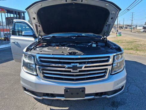 Used 2018 Chevrolet Tahoe LT w/ Luxury Package image 19