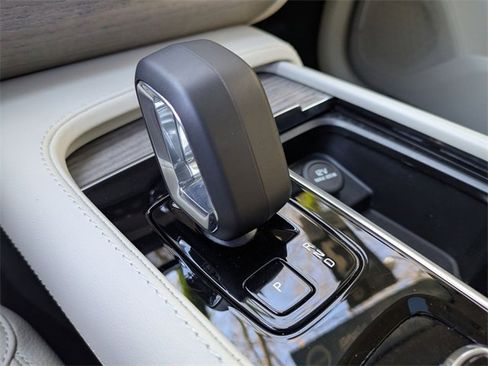 Certified 2023 Volvo XC90 B6 Plus w/ Protection Package Premier image 19