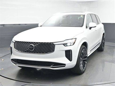New 2026 Volvo XC90 B6 Ultra w/ Lounge Package image 3
