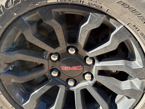 Used 2022 GMC Sierra 1500 AT4X AWD/4WD image 3