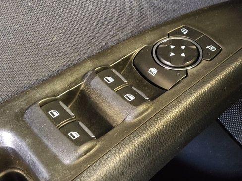 Used 2020 Ford Fusion SE FWD image 27