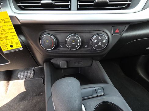 Used 2024 Chevrolet Trax LS w/ LS Convenience Package image 23