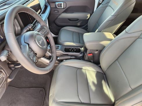 New 2026 Jeep Gladiator Mojave image 17