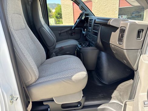 New 2025 GMC Savana 2500 w/ Driver Convenience Package image 19