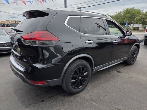 Used 2019 Nissan Rogue SV FWD image 19