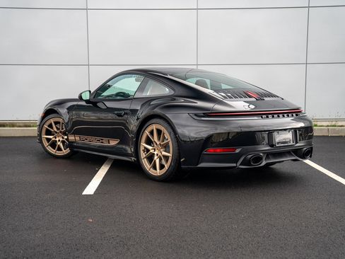 Certified 2025 Porsche 911 Carrera image 3