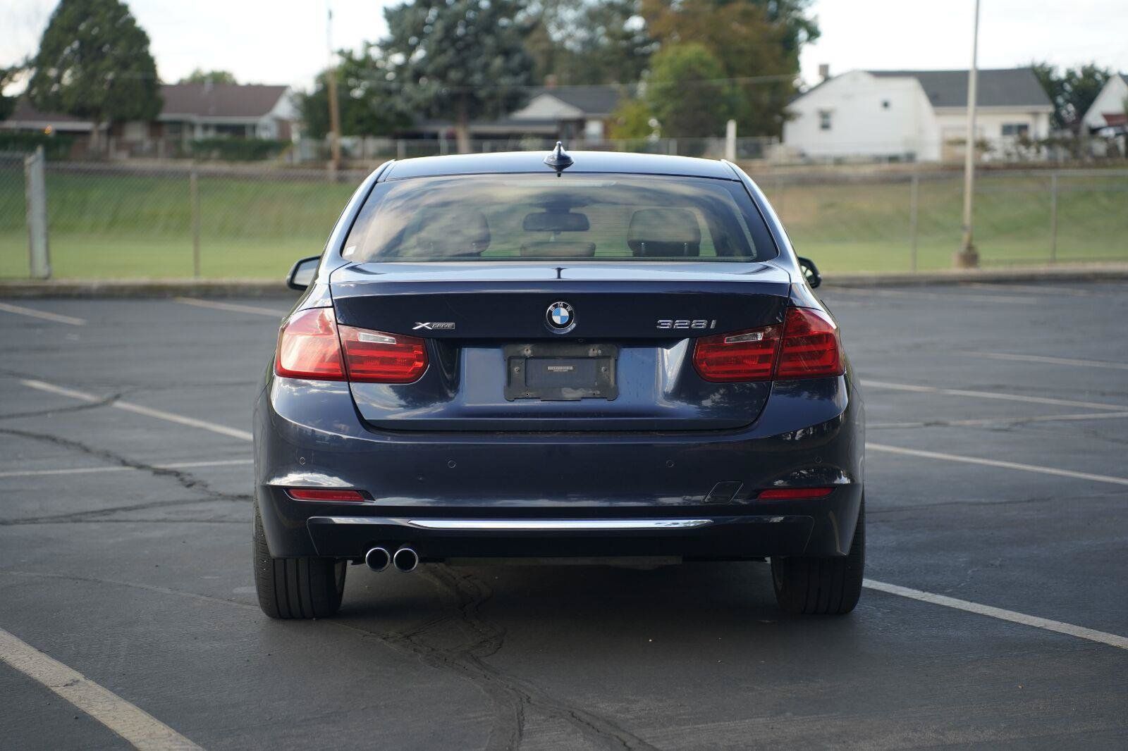 Used 2013 BMW 328i xDrive Sedan AWD/4WD image 4