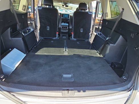 Used 2024 Volkswagen Atlas SE FWD image 14
