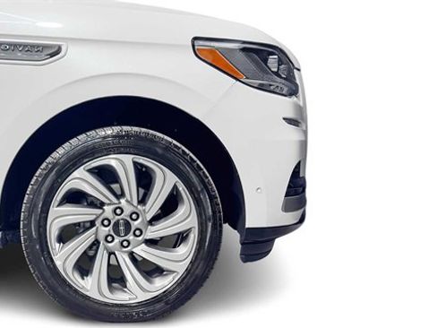 Used 2024 Lincoln Navigator Premiere image 8