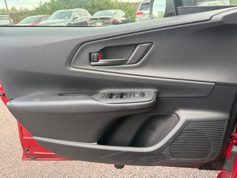 Used 2025 Toyota Prius Plug-In Hybrid FWD image 13