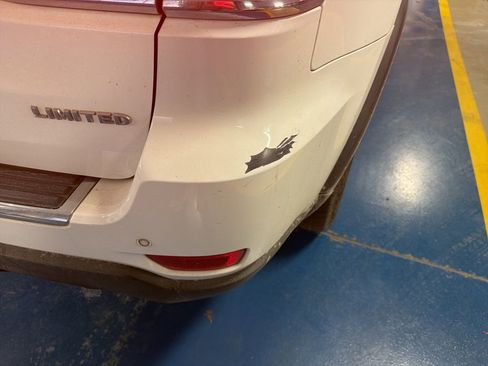 Used 2014 Jeep Grand Cherokee Limited image 17