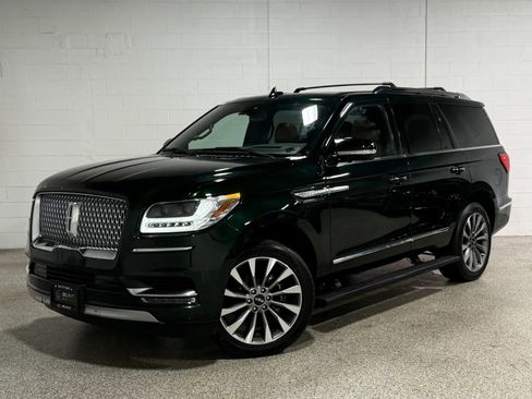 Used 2021 Lincoln Navigator Reserve w/ Luxury Package AWD/4WD image 2