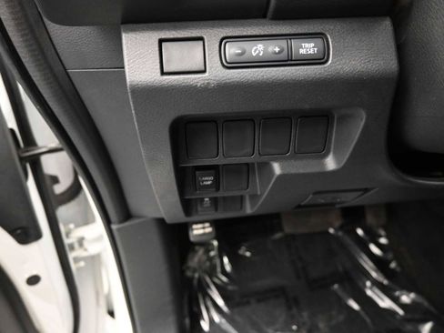 Used 2022 Nissan Frontier S image 11