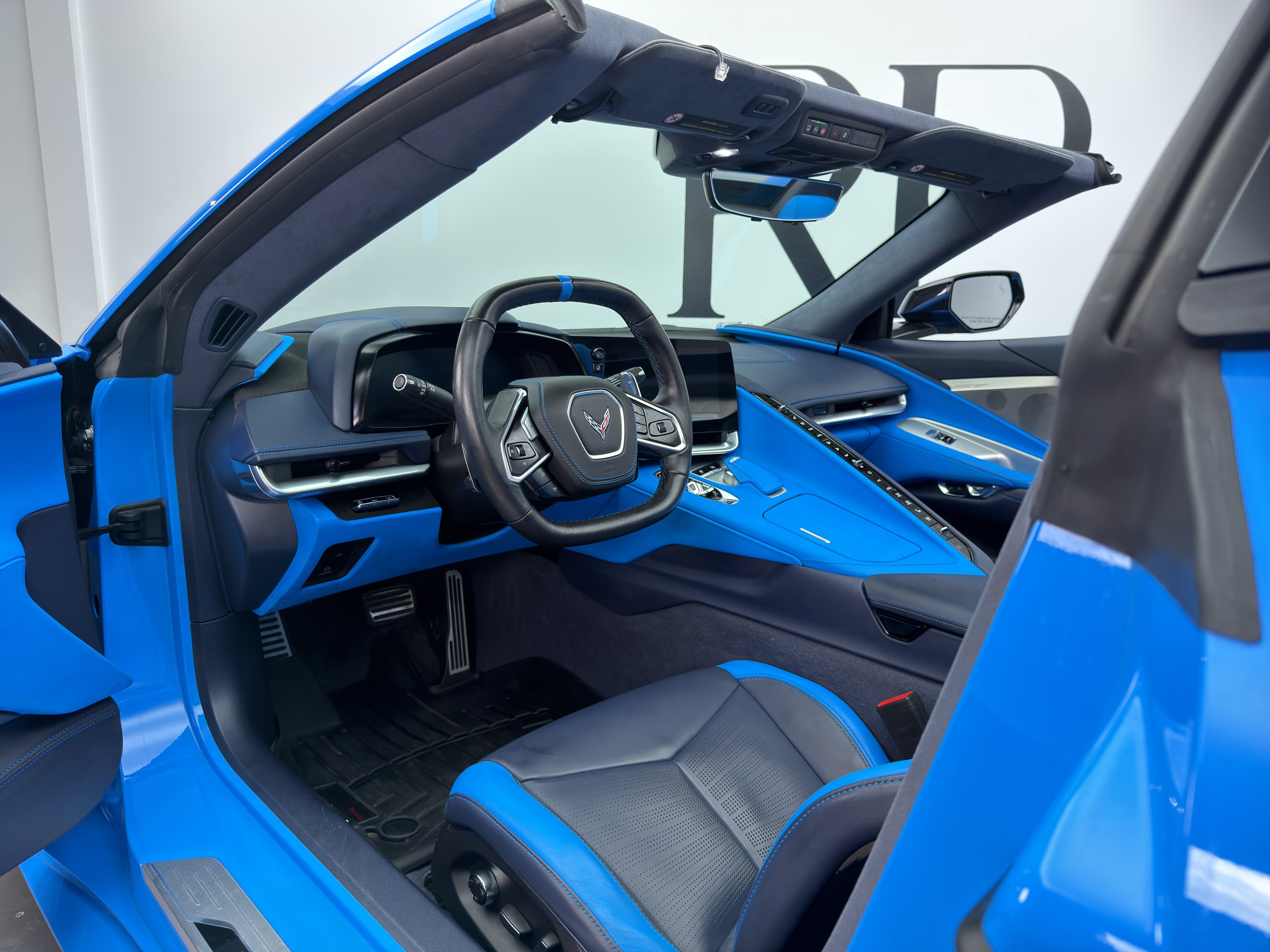Used 2022 Chevrolet Corvette Stingray Premium Conv w/ Z51 Performance Package RWD image 22