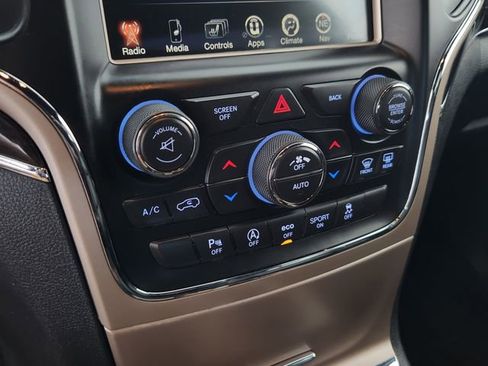 Used 2016 Jeep Grand Cherokee Overland AWD/4WD image 21