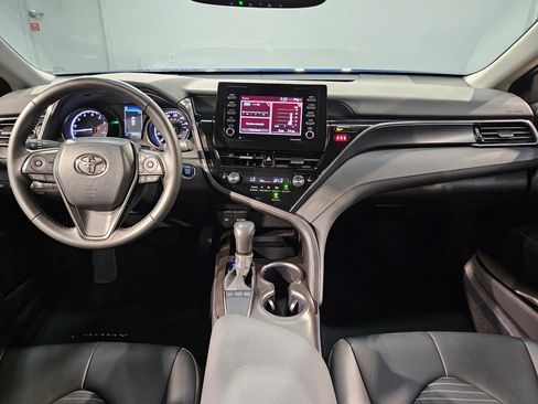 Used 2024 Toyota Camry SE w/ Convenience Package image 10
