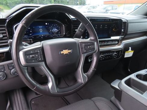 Used 2022 Chevrolet Silverado 1500 LT w/ Protection Package AWD/4WD image 16