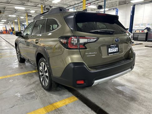 Certified 2025 Subaru Outback Limited image 6