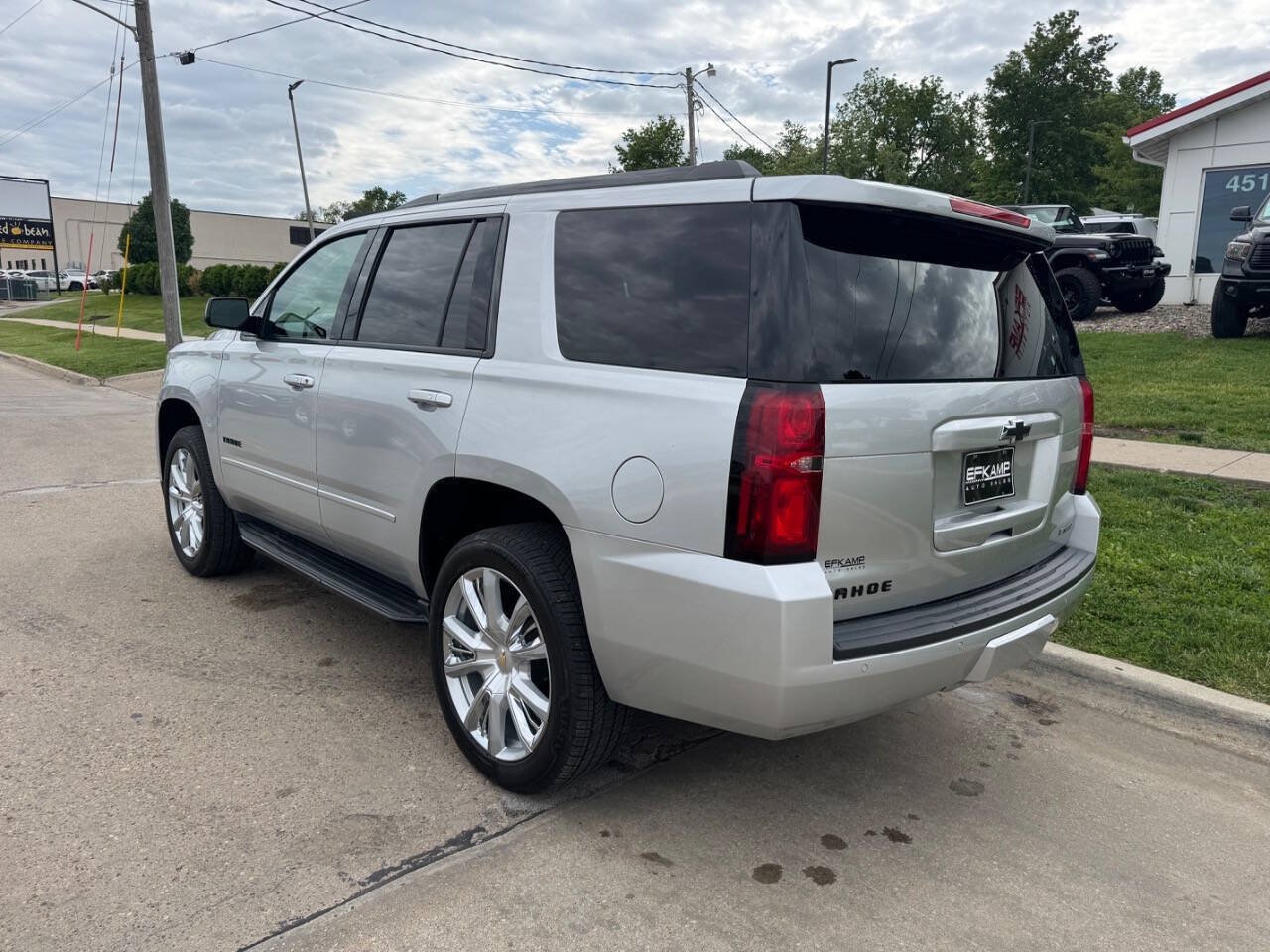 Used 2018 Chevrolet Tahoe Premier AWD/4WD image 3