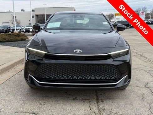 Used 2026 Toyota Crown XLE image 8