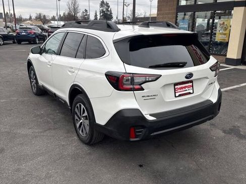 Used 2020 Subaru Outback Premium image 8