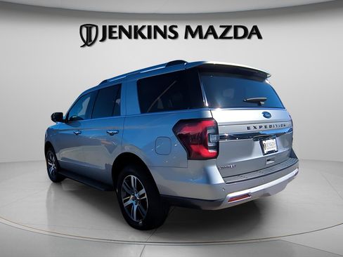 Used 2024 Ford Expedition Limited image 3