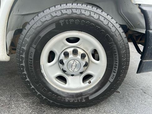 Used 2019 Chevrolet Express 2500 w/ Driver Convenience Package RWD image 29