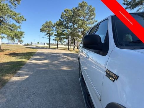 Used 2001 Ford Expedition XLT image 12