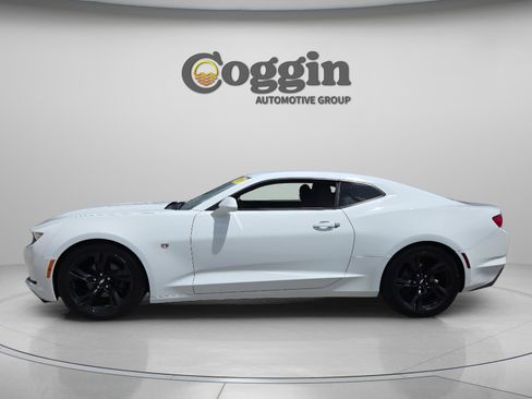 Used 2019 Chevrolet Camaro LT RWD image 2